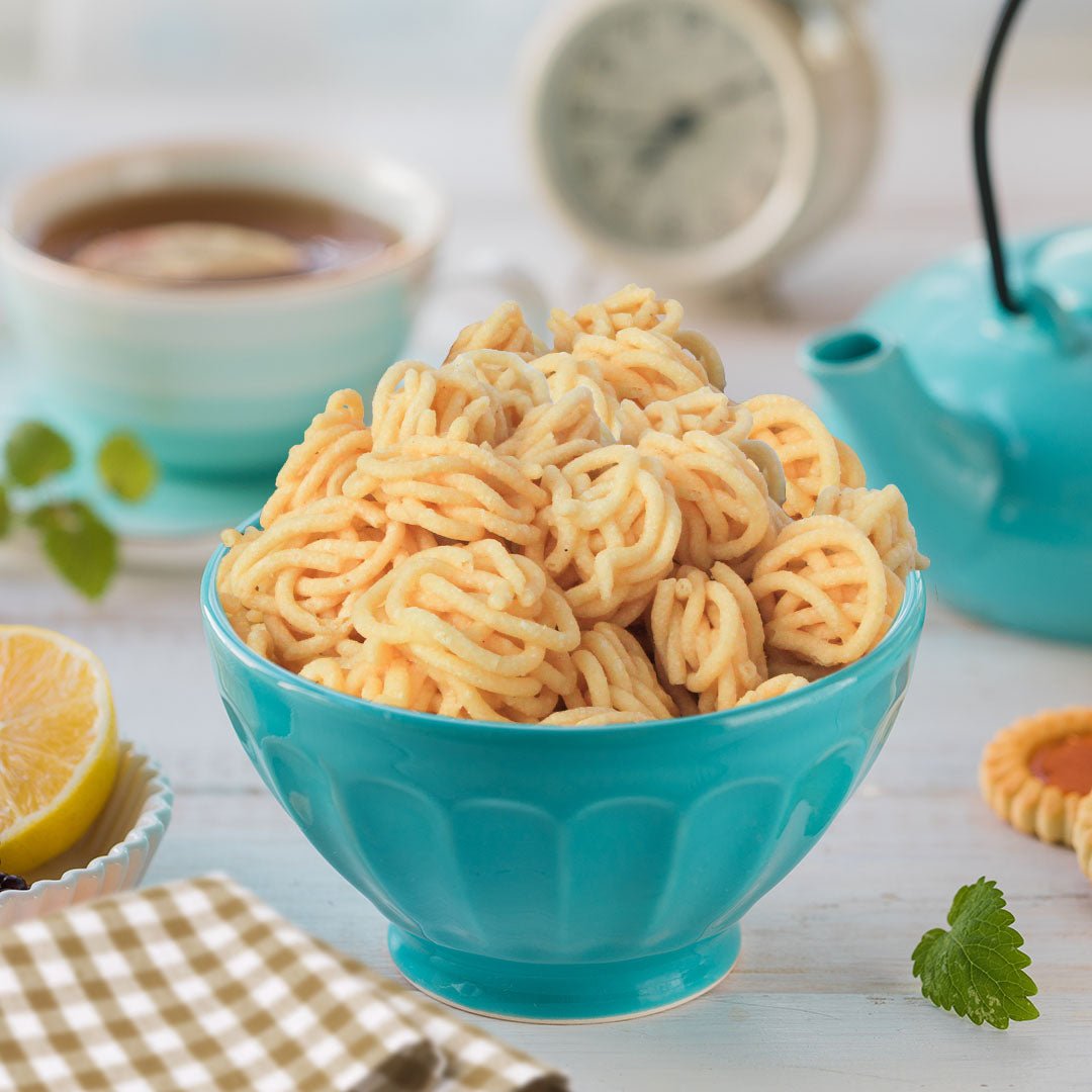 Garlic Murukku (Chakli Namkeen) - Southside Habits